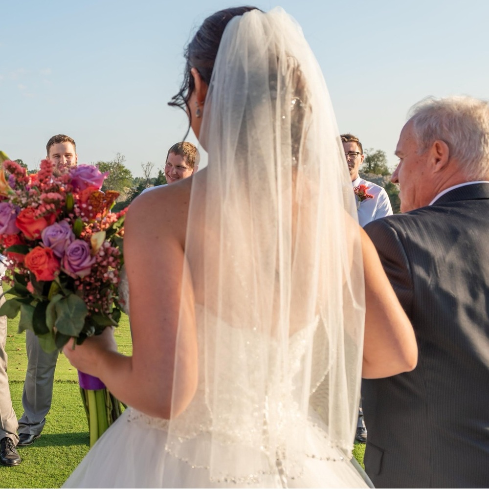Ivory fingertip tulle wedding veil